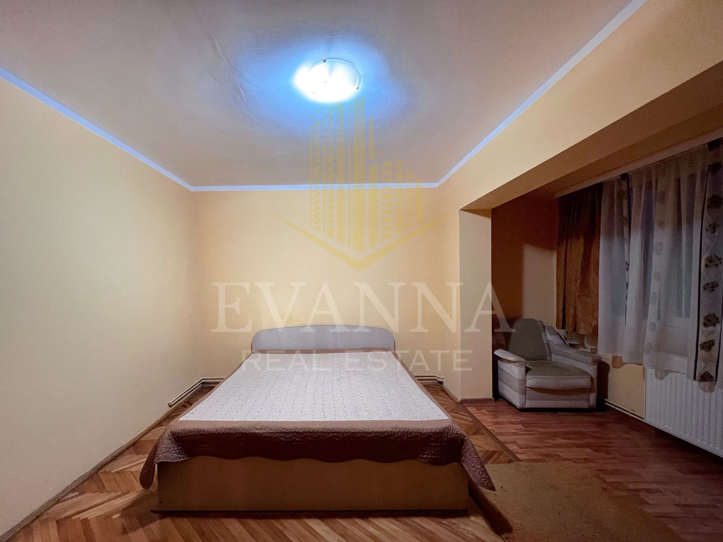 De vanzare 4 camere | 90 mp utili | balcon | zona Garii. - Poză 5
