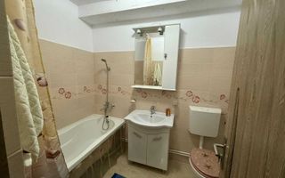 Str Babadag apartament 2 camere renovat, centrala gaz - Poză 5