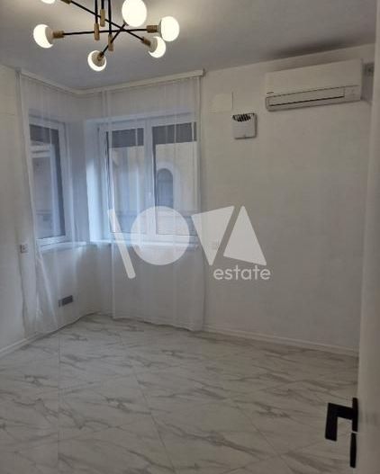 De închiriat Duplex 5 camere (parter + demisol) - vila Piata Romana - Poză 3