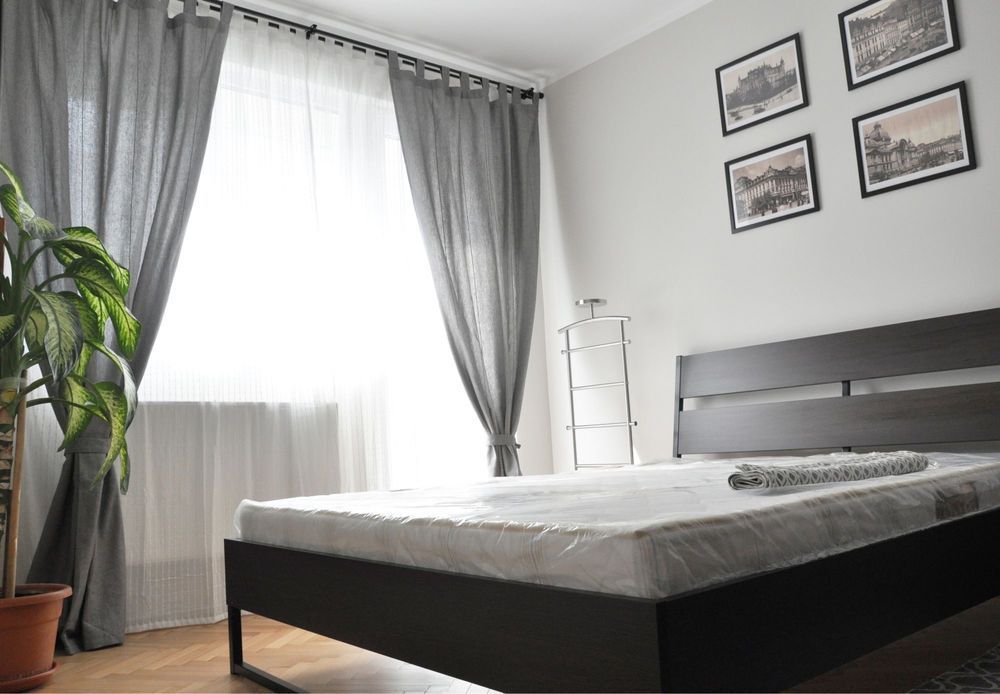 Apartament 2 camere de vânzare, Ultracentral, centrala proprie, fara risc. - Poză 1