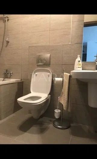 Apartament cu 2 camere, mobilat și utilat, cu parcare inclusă. - Poză 6