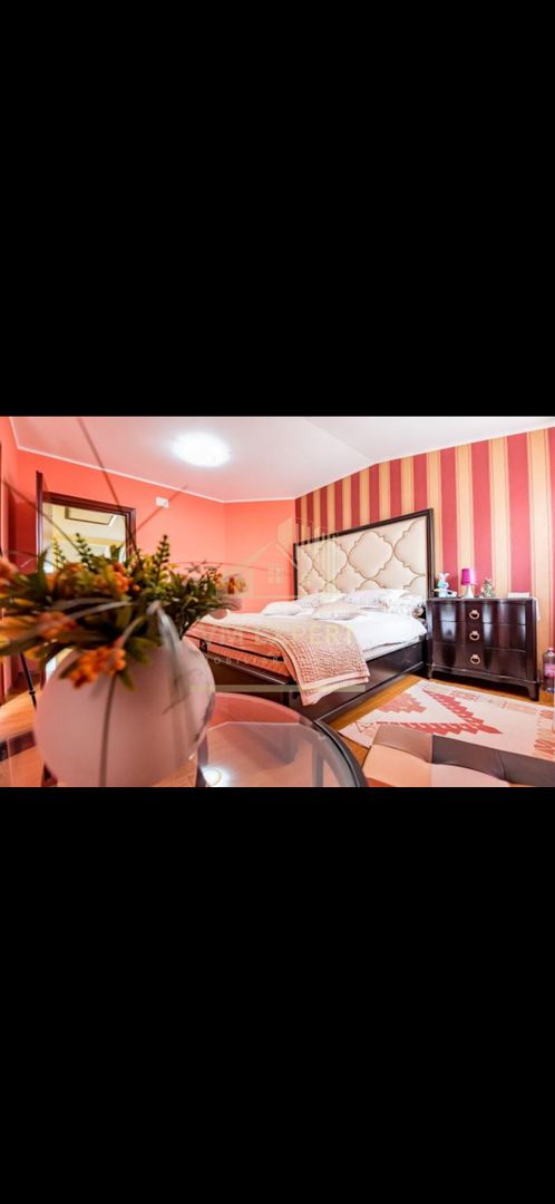 VILA 9 CAMERE, TEREN 1482 MP,  ZONA CENTRALA CAMPULUNG, PRET 190000 E - Poză 1