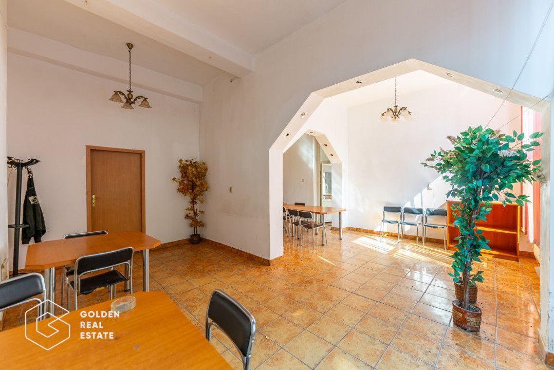 Cladire cu 24 camere, langa Castelul Regal Savarsin - Poză 24