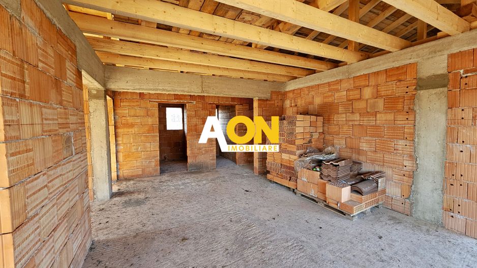 Casa semifinisata, 4 camere, 2 bai, 448 mp teren, zona Alba - Micesti - Poză 5