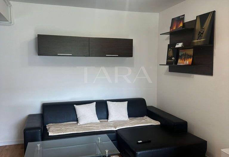 Apartament modern cu 2 camere, balcon și lift. - Poză 1