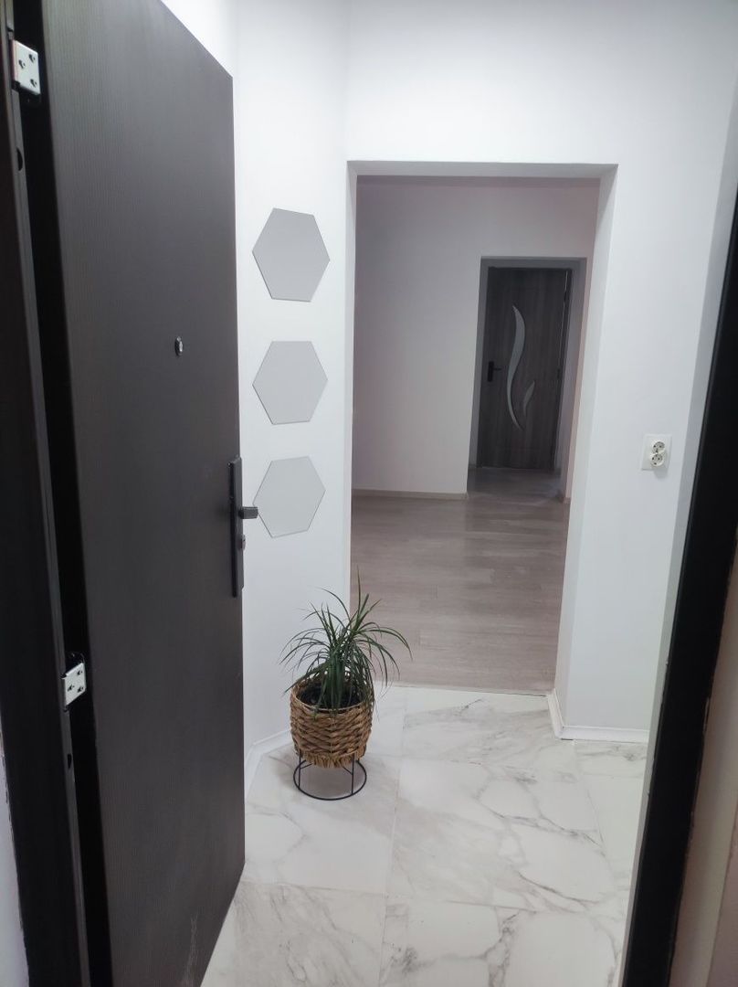 Vând apartament 2 camere - Poză 3