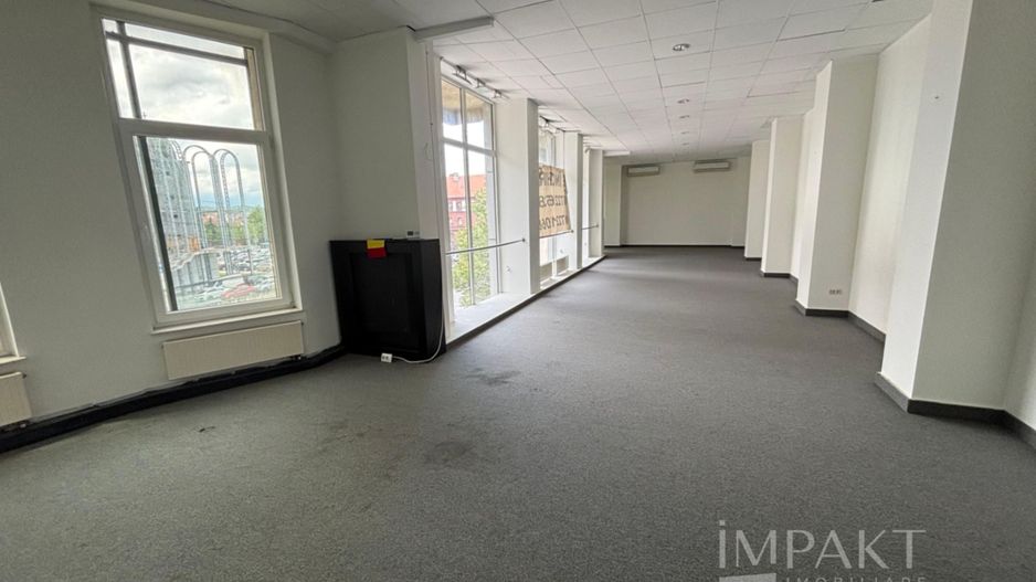 De închiriat spațiu comercial Piața Cipariu 500mp - Poză 3