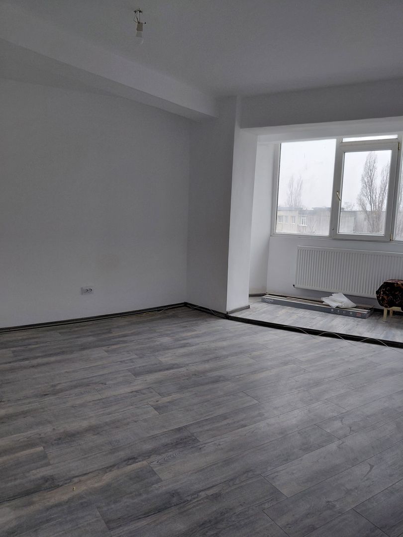 🏡 Apartament 2 camere  dec | Micro 13 | Etaj 4/5 | 55 mp totali ,liber - Poză 1