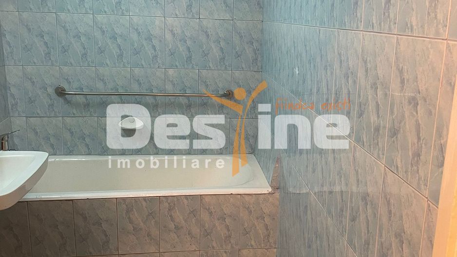 Apartament 3 camere semidecomandat , Bd. 1 Mai ,Sector 6 , - Poză 9