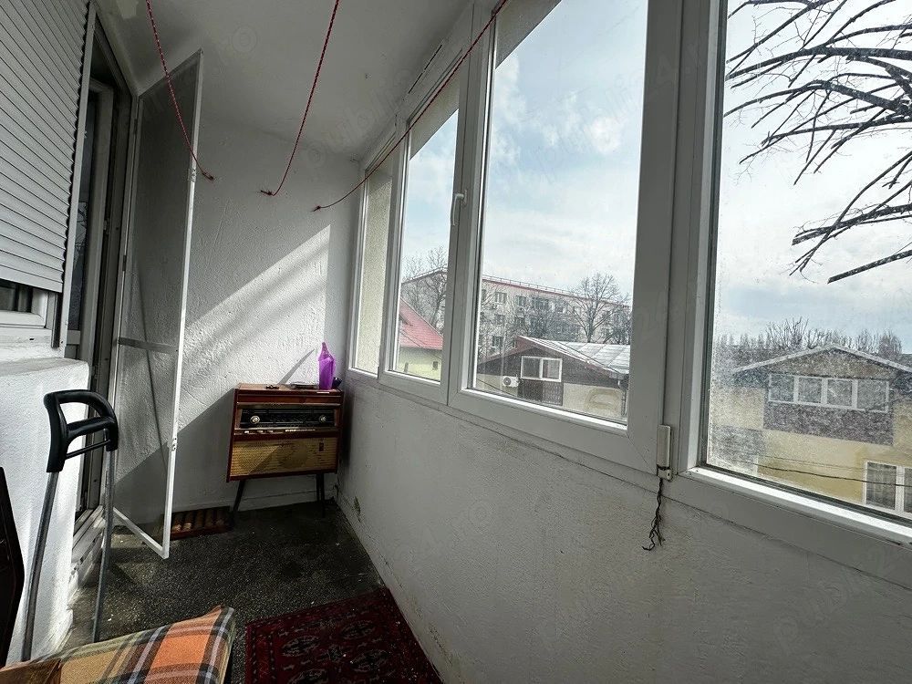 Apartament 3 camere, Bld. Brancoveanu. Decomandat. - Poză 3