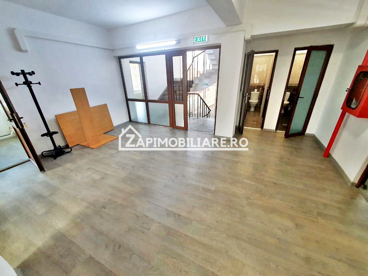 Spatii birouri,recent renovate si mobilate - Poză 4