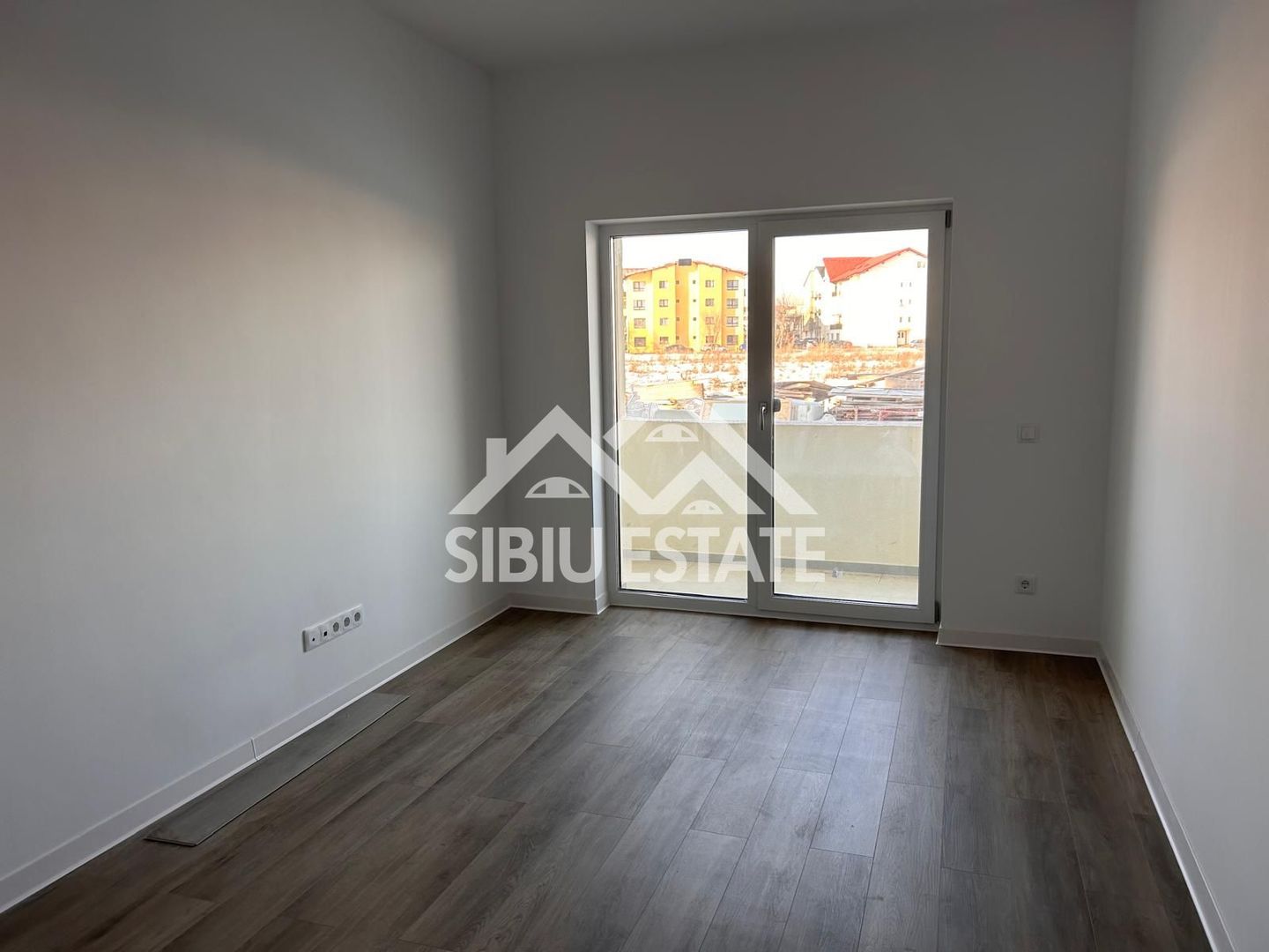 Garsoniera 41 mp, balcon bucatarie separata , intabulata zona Brana - Poză 10