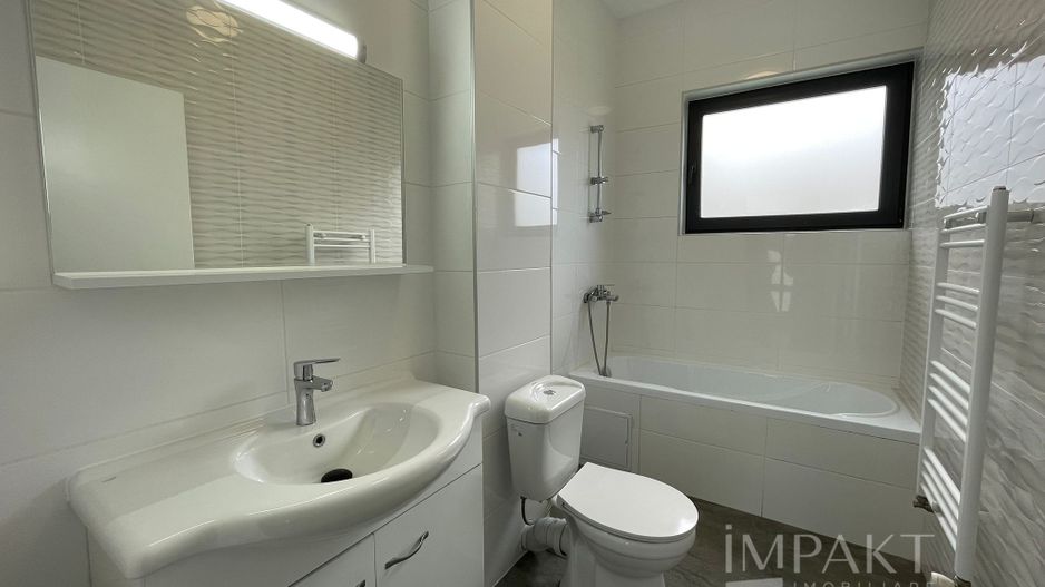 Casă / Vilă cu 4 camere de închiriat - Dezmir - Poză 6