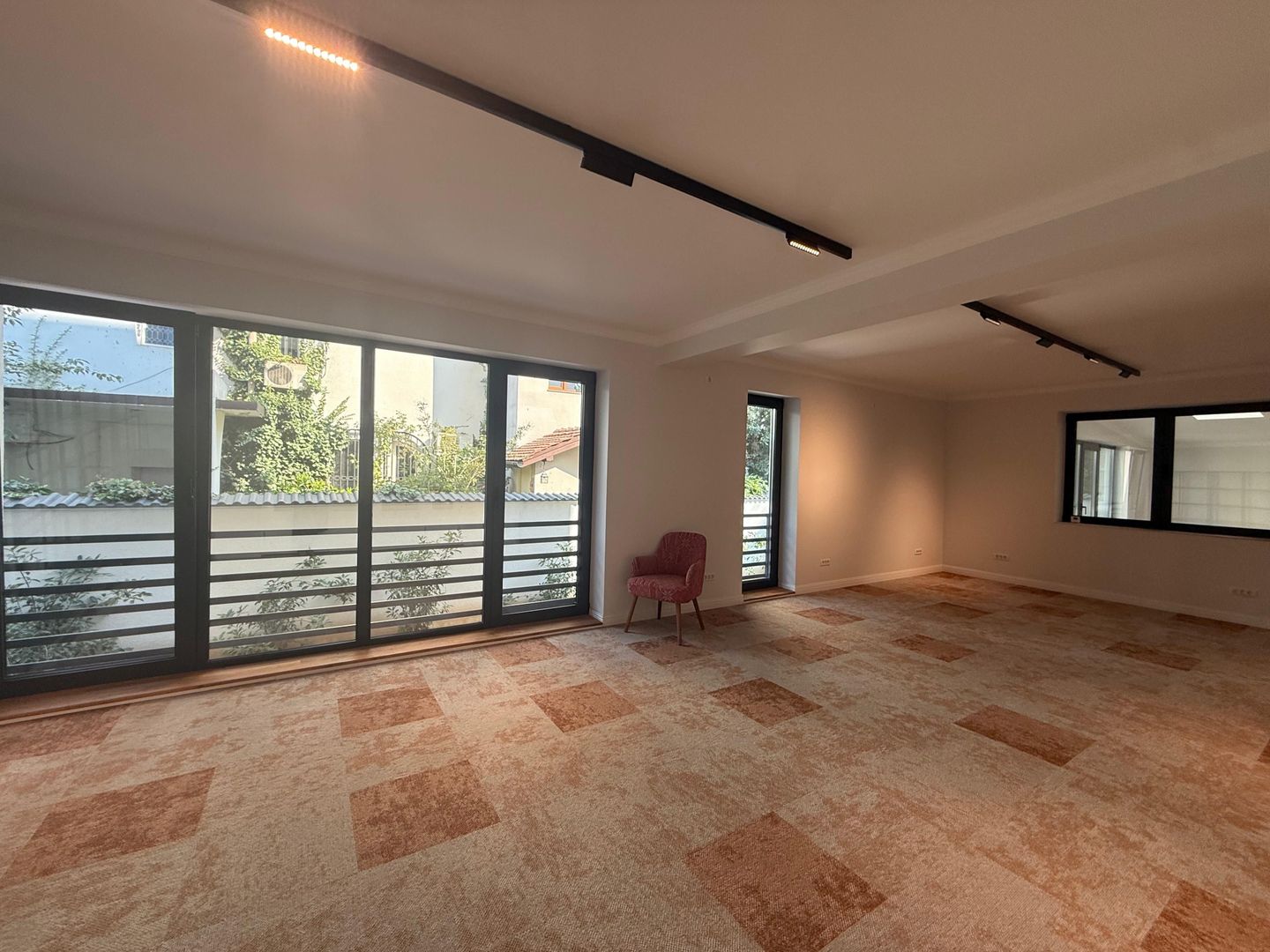 De închiriat spațiu la parter | Barbu Văcărescu - Poză 4