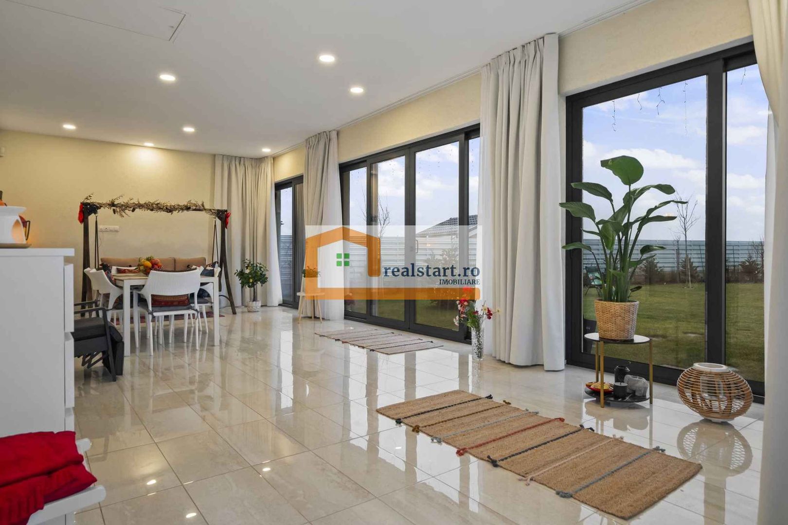 Langa Padure, Vila P+Pod , 1500mp teren,  terasa 40mp,  complex securizat - Poză 9