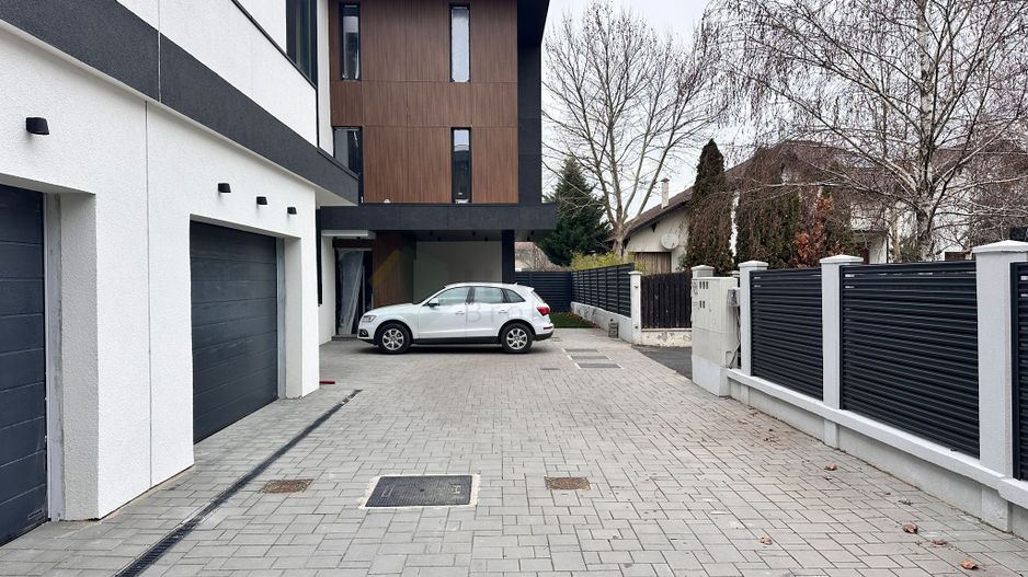 VILA IANCU NICOLAE, stil mediteranean, 5 dormitoare, 3 terase, gradina - Poză 2