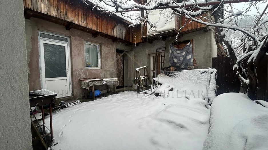 Casă batraneasca+ teren 999 mp intravilan în Oituz - Poză 19