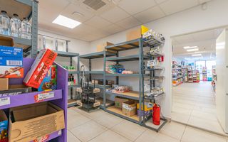 Spatiu comercial de vanzare cartier Tractorul (zona noua) - Poză 11