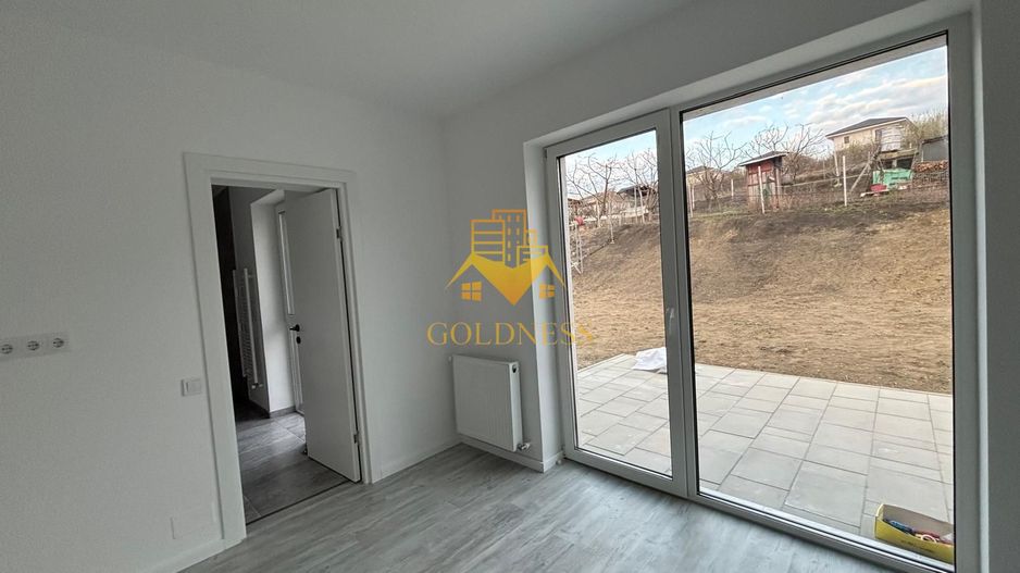 Casa moderna, prima inchiriere, 600 mp teren, curte, parcare, Dezmir - Poză 8