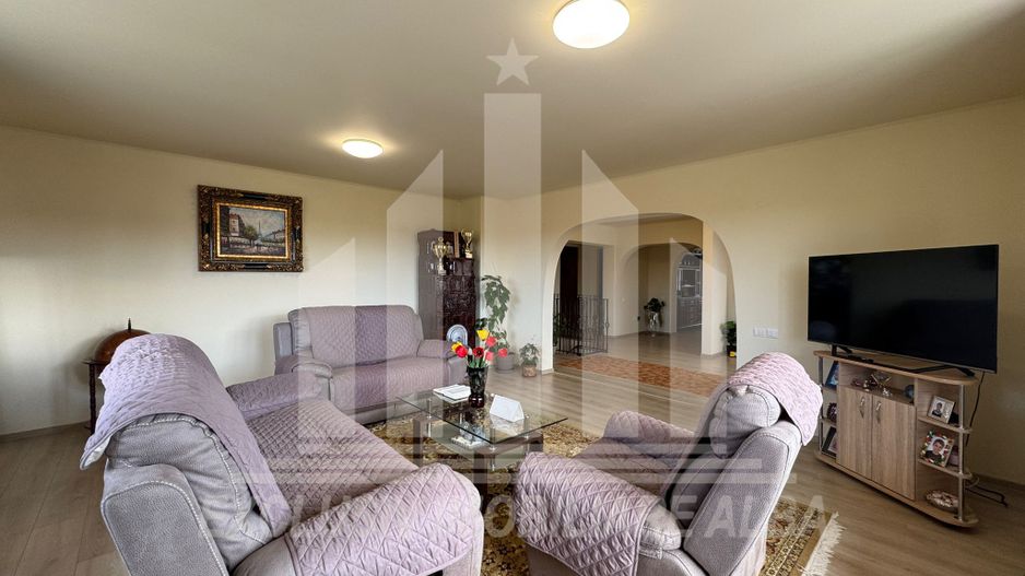 Casa individuala | De vanzare | 200 mp | 8140 mp teren | Oarda de Sus - Poză 3