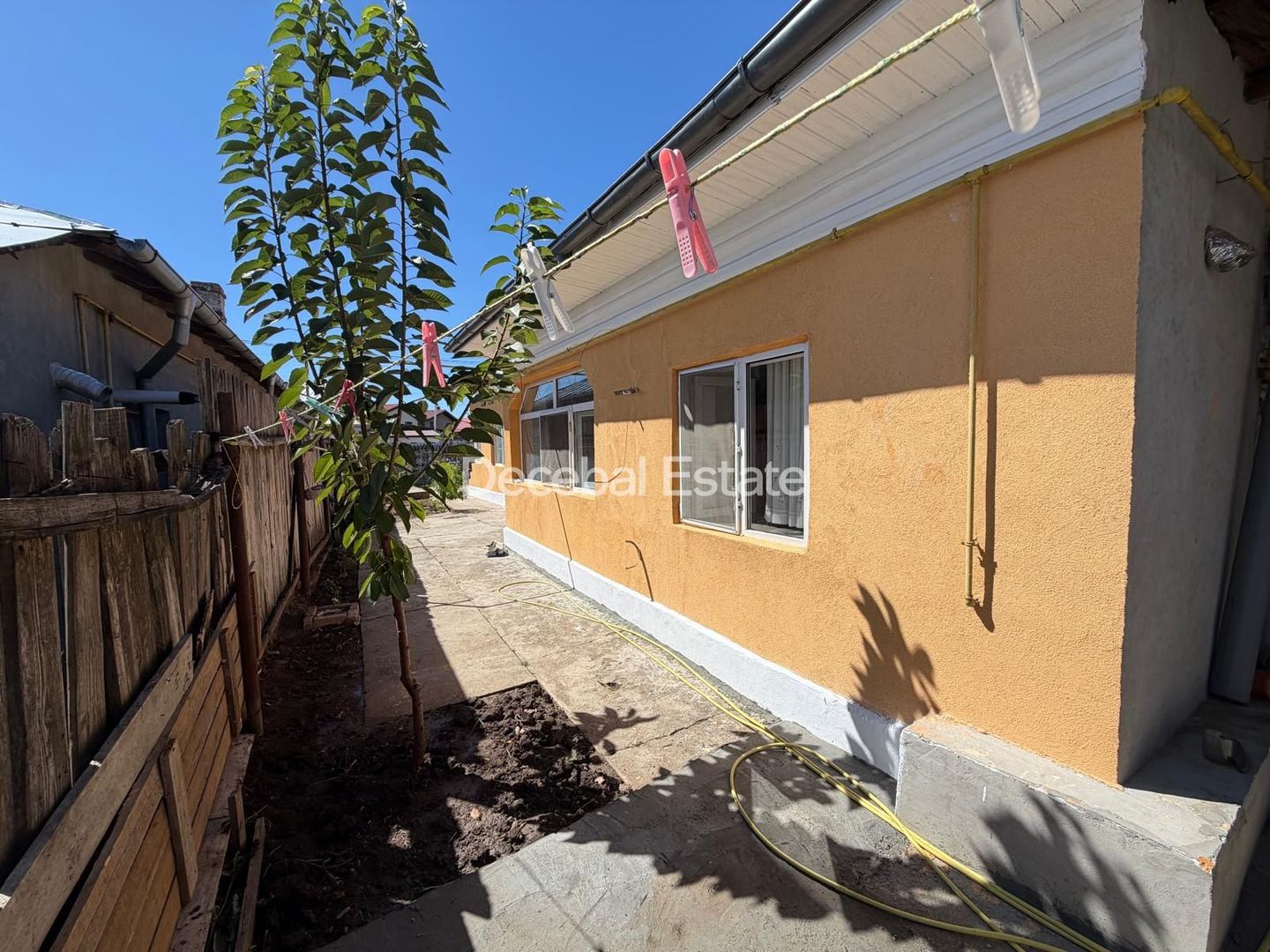 Casa berceni 105 mp utili mobilat , centru curte 425mp  gaze asfalt - Poză 13