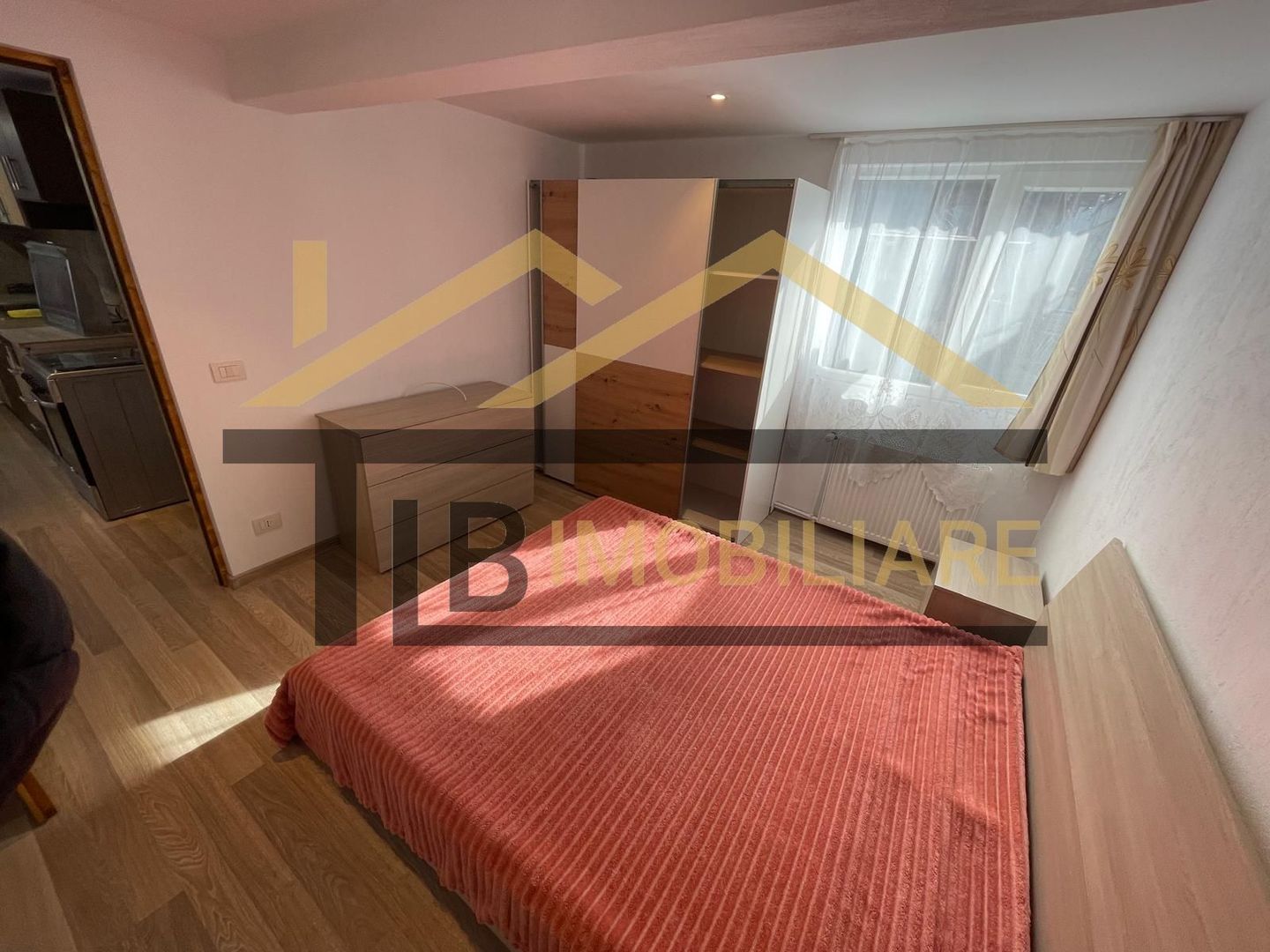Casa de 3 camere, 50 mp, 30 mp terasa, Zona Sangeorgiu de Mures - Poză 5