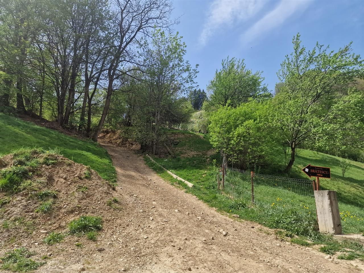 Langa emblematicul Castelul Bran, in areal colinar, 5.700mp intravilan - Poză 4