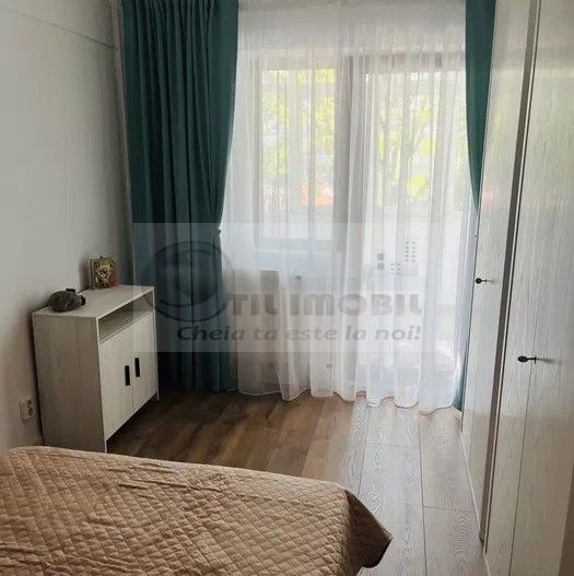 Apartament 3 camere Podul de Fier 700 Euro - Poză 3