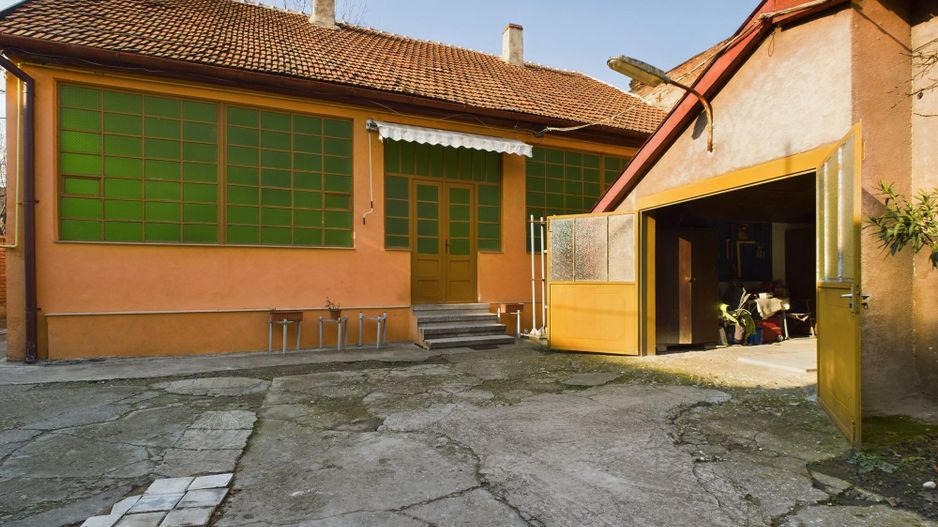 Casă individuală cu teren de 1100 mp și 3 apartamente în curte - Poză 27