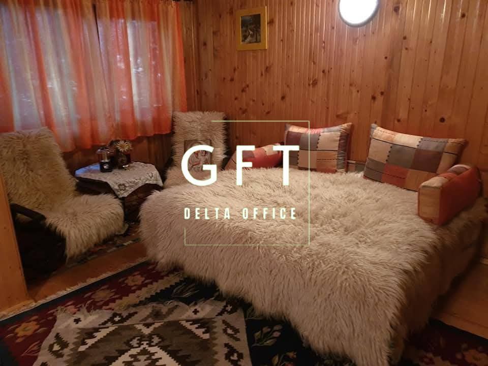 Casa de vacanta -Piatra Fantanele+900 mp. teren - Poză 6