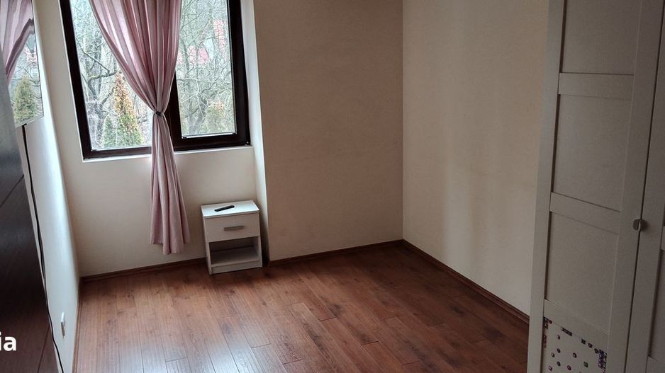 Inchiriez apartament 3 camere,piscina,foisor,vedere padure - Poză 8