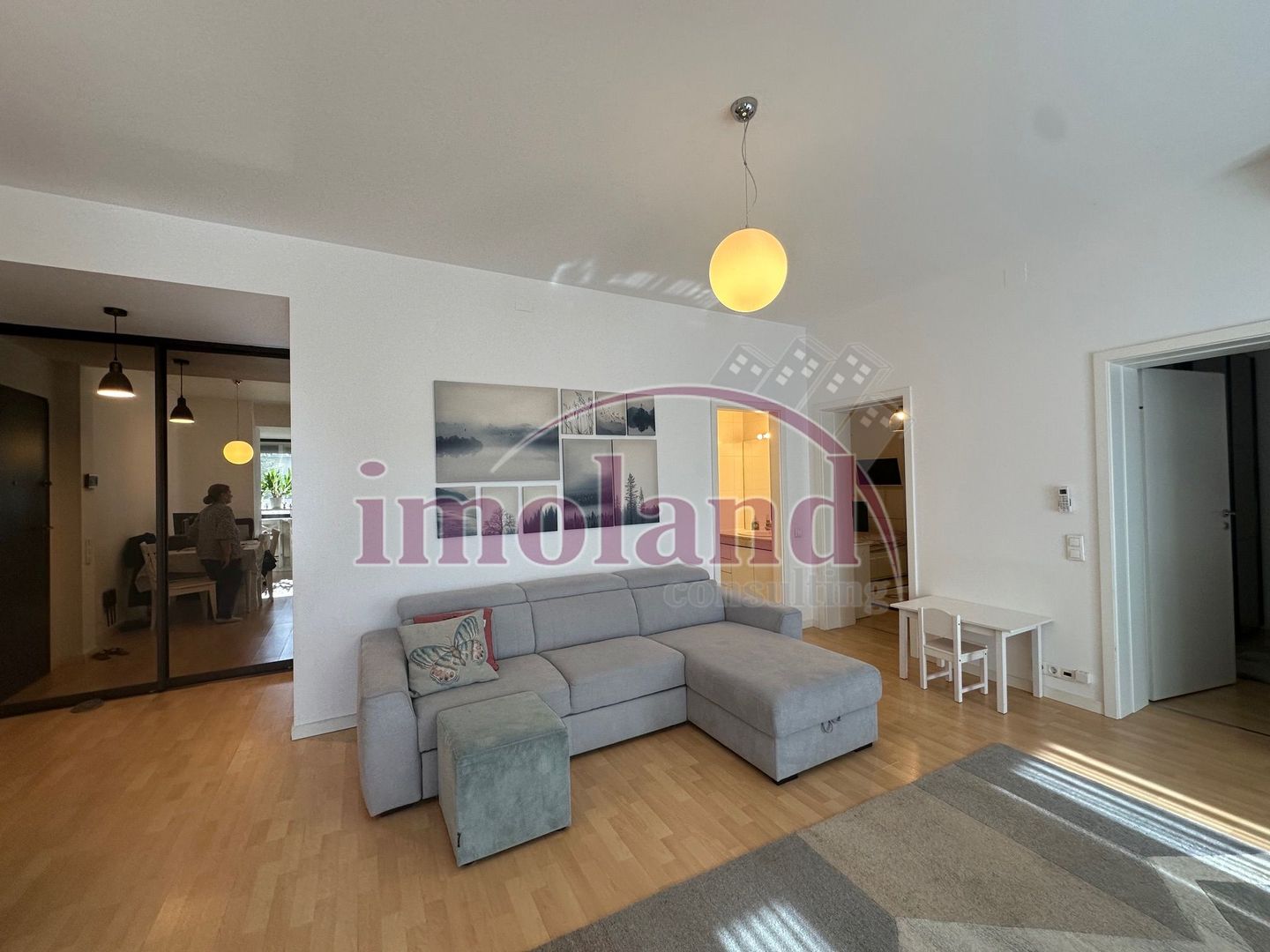 Vanzare - 3 camere cu logie - Complex DV24 - Calea Calarasilor - Poză 2