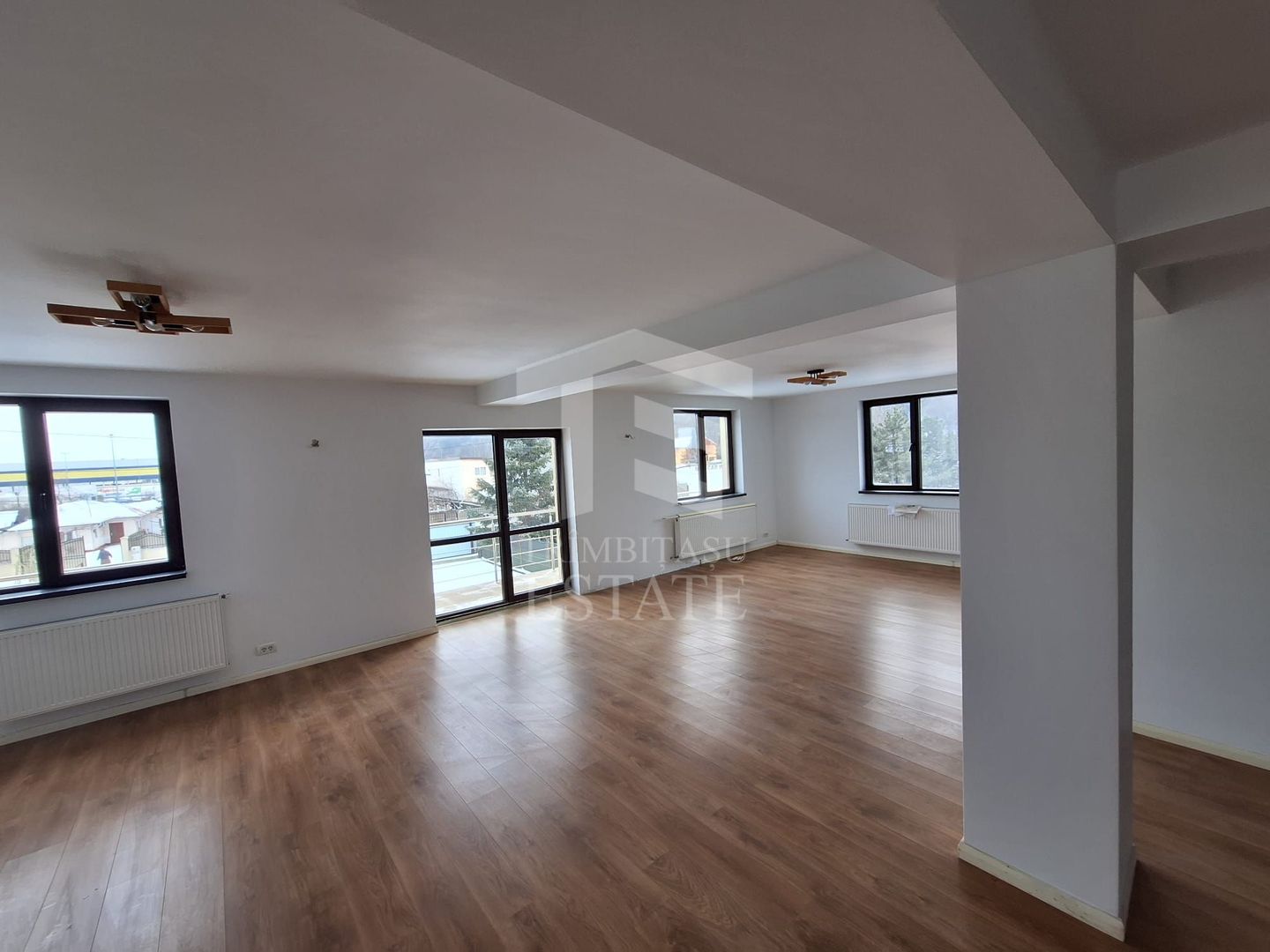 Spatiu Comercial Stradal P+Etaj - 440 Utili - Teren 765 mp - Parcare - Poză 2