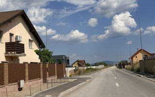 Teren intravilan de vânzare în Hărman, Brașov cu utilitati - Poză 1