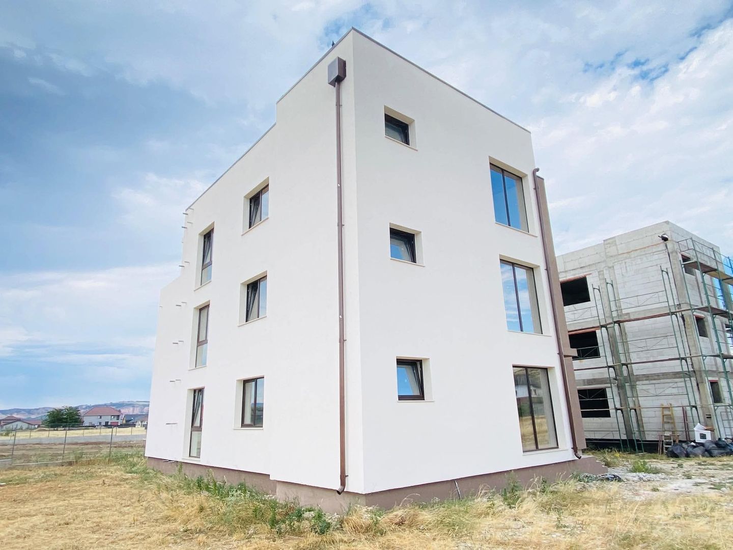 3 apartamente de vânzare | 3 camere | Terase | Finisat / Semifinisat - Poză 2