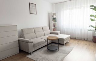 Apartament cu 2 camere, etaj 1/4, renovat, cartier Intre Lacuri !