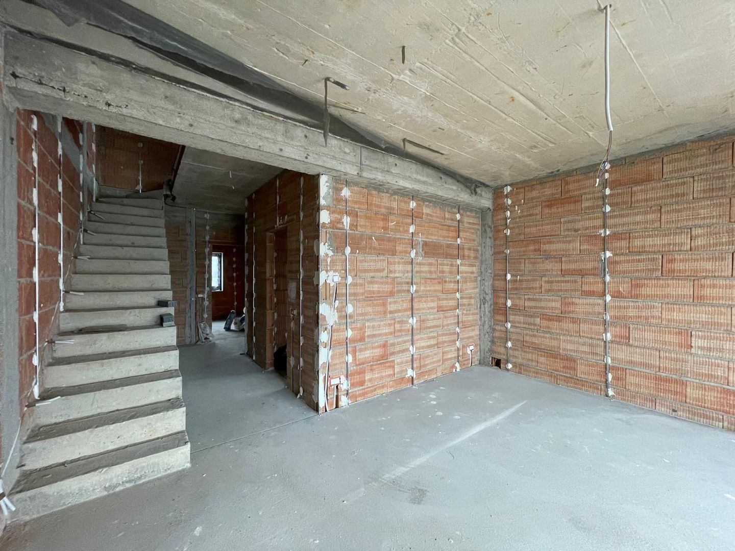 Duplex spatios - 4 camere - Mosnita Noua - Poză 2