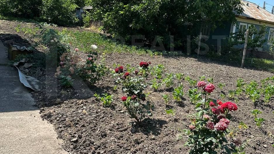 Vânzare 2 case pe un teritoriu, situată pe satul. Marandeni. - Poză 23