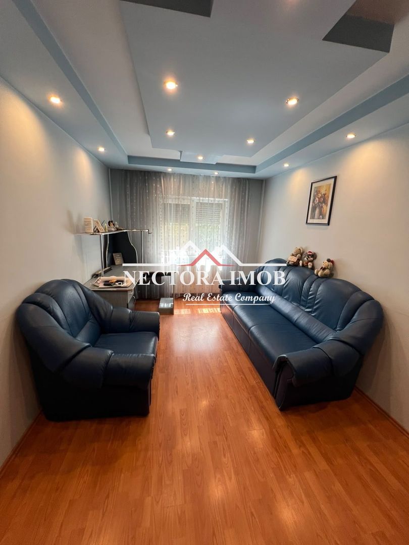 NECTORA IMOB-Apartament 3 camere, Zona Decebal, 68 mp, Et.3, Parcare - Poză 3