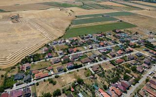 Loc de casă în Sanleani 402 mp - Poză 4