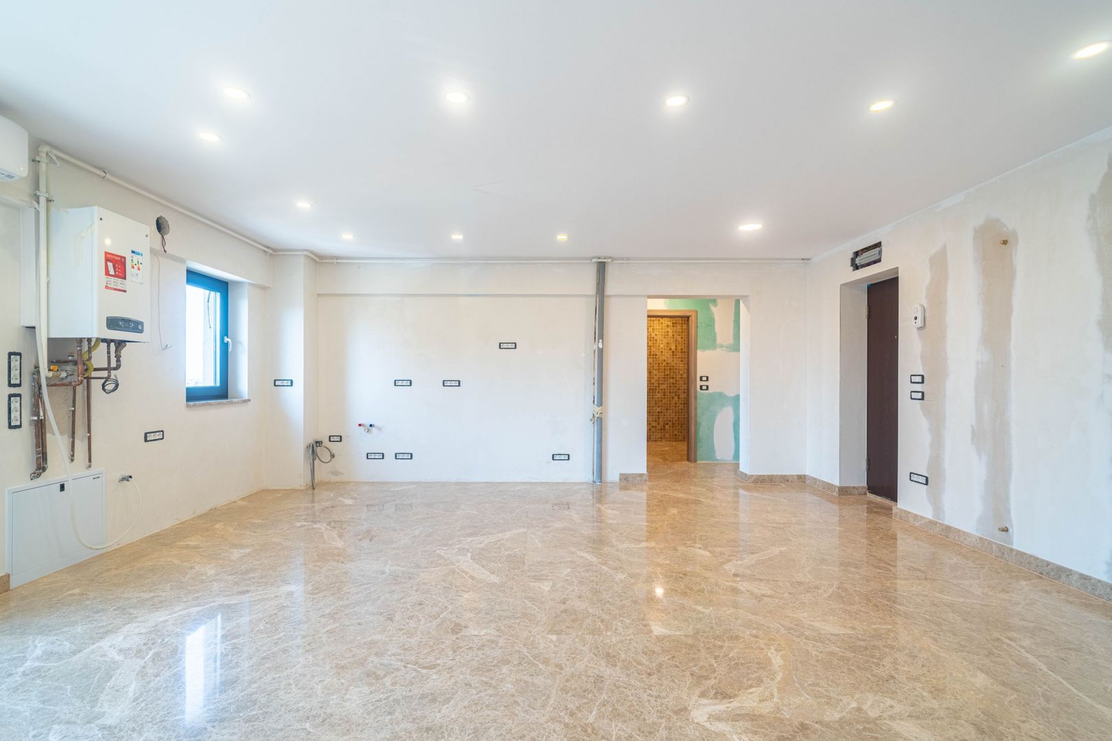 Apartament 2 camere complet renovat, lângă Kaufland și Lidl - Poză 4