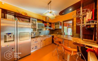 Vila spatioasa cu cinci dormitoare și teren generos de 1440 m in Aradul Nou - Poză 16