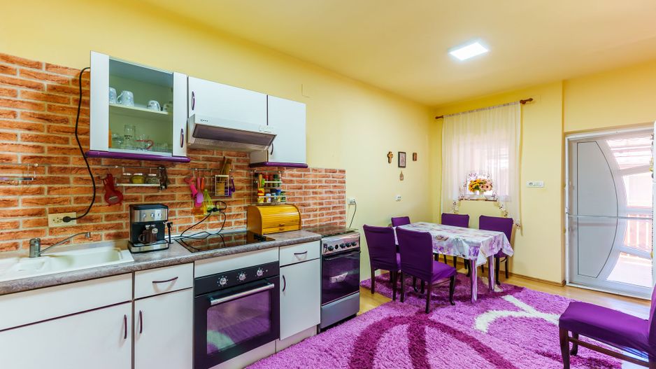 Casă cu grădina în Curtici - Poză 8