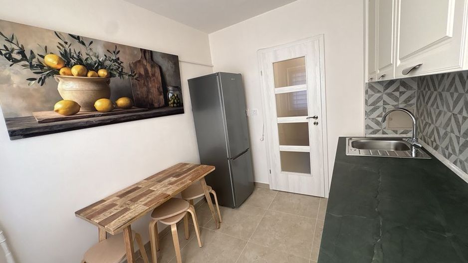 Apartament 2 camere metrou Aparatorii Patriei - Poză 4