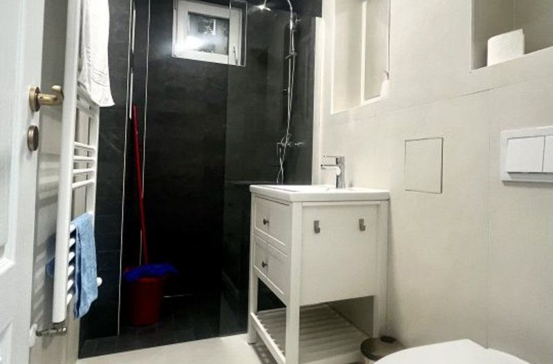 Un apartament primitor si modern, situat in zona Ultracentrală - Piața Victoriei - Poză 15