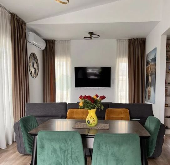 Casă individuală cu 4 camere în cartierul Aerocity, Tunari - Poză 2