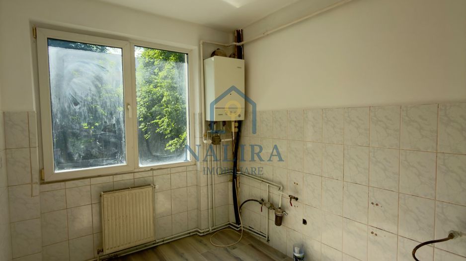 Apartament cu 3 camere et 1 + garaj - Poză 3