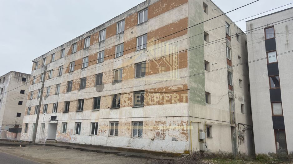 BLOC DE GARSONIERE P+4 SUPRAFAȚĂ UTILĂ 2135MP TEREN 2967 MP CĂMPULUNG - Poză 3