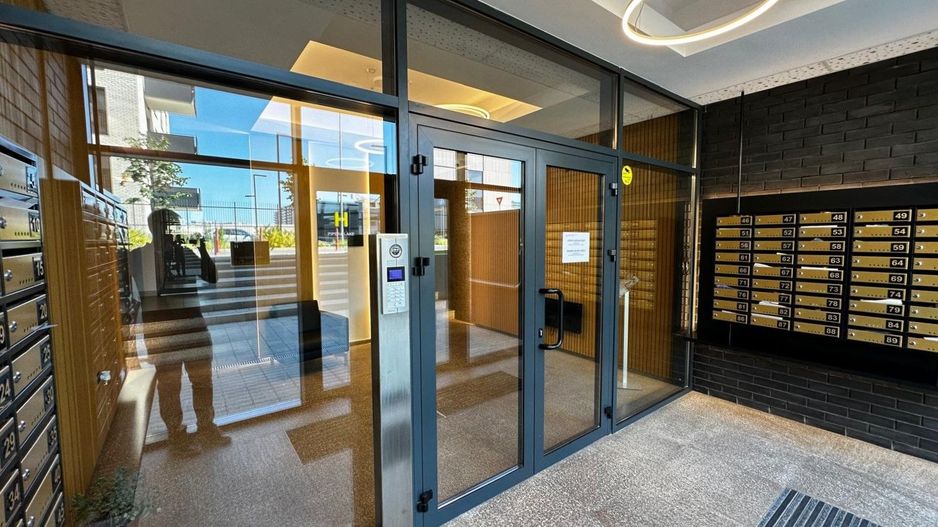 Studio Dublu Superb cu Terasa Generoasa H Pipera Lake - Poză 12