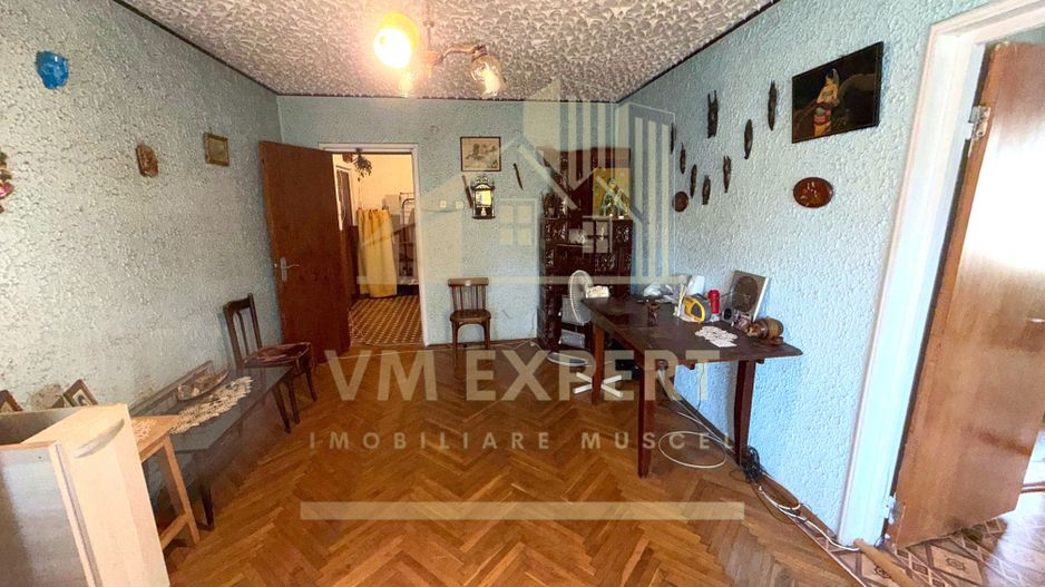 APARTAMENT 3 CAMERE ETAJ 4 CAMPULUNG - Poză 1